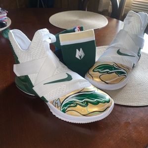 Lebron Soldier X size 11